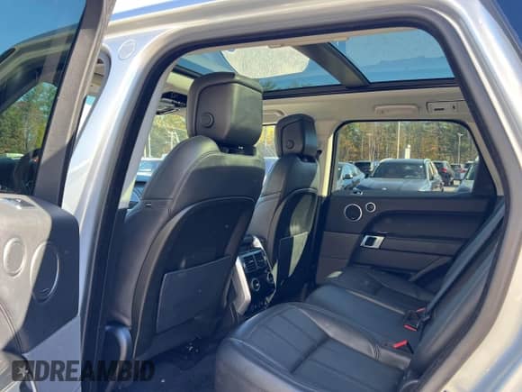 2018 Land Rover Range Rover Sport HSE с VIN SALWR2RV8JA811916, выставлен на аукционе IAAI как лот 43510530 с пробегом 127 469 миль миль и . История ставок и продаж доступна на DreamBid. Изображение 8.