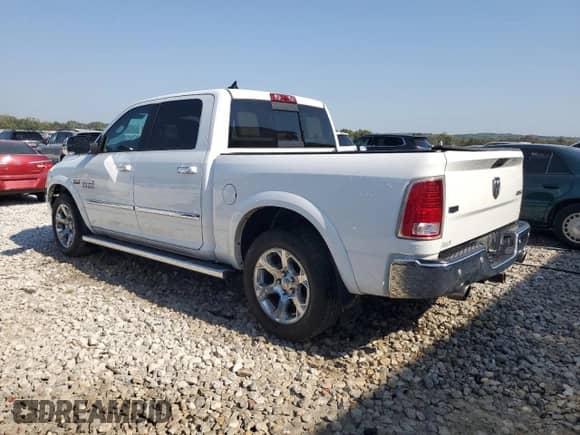 2015 Ram 1500 Laramie z VIN 1C6RR7NT6FS556262, wystawiony jako Copart lot #84648375 z przebiegiem 111 696 mil mil oraz Czysty tytuł • Clean title. Historia ofert i sprzedaży dostępna na DreamBid. Obrazek 2.