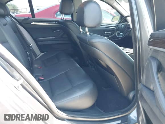 2015 BMW 5 Series 528i xDrive с VIN WBA5A7C59FD627961, выставлен на аукционе IAAI как лот 41961995 с пробегом 142 954 миль миль и . История ставок и продаж доступна на DreamBid. Изображение 8.