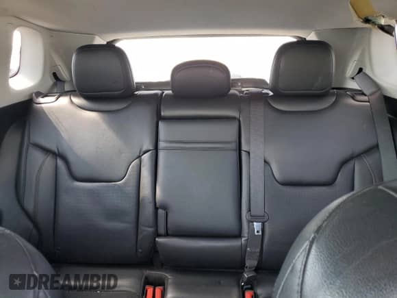 2019 Jeep Compass Limited z VIN 3C4NJDCB1KT621065, wystawiony jako Copart lot #81983025 z przebiegiem 106 745 mil mil oraz Szkoda całkowita • Salvage title. Historia ofert i sprzedaży dostępna na DreamBid. Obrazek 10.