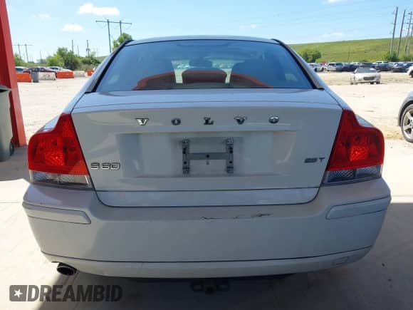2009 Volvo S60 2.5T с VIN YV1RS592892737820, выставлен на аукционе IAAI как лот 43334035 с пробегом 177 136 миль миль и . История ставок и продаж доступна на DreamBid. Изображение 16.