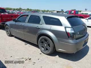 2005 Dodge Magnum RT with VIN 2D4GV58275H546898, listed as a IAAI auction lot 43174413 with 174,771 mi miles and . Bid and sale history available at DreamBid. Image 3.