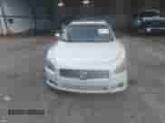 2014 Nissan Maxima SV z VIN 1N4AA5APXEC434383, wystawiony jako IAAI lot #42901633 z przebiegiem 140 159 mil mil oraz . Historia ofert i sprzedaży dostępna na DreamBid. Obrazek 12.