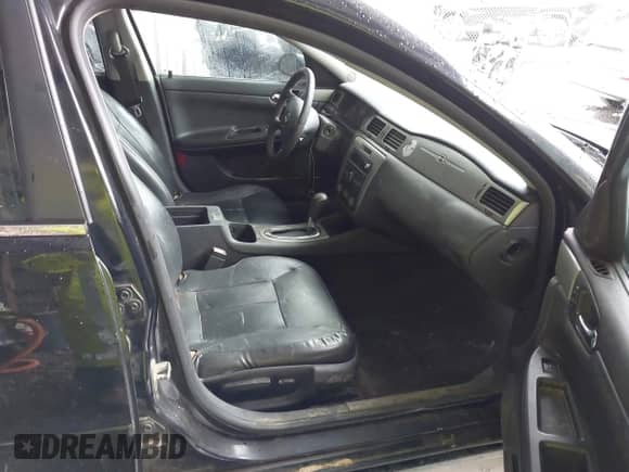 2007 Chevrolet Impala SS z VIN 2G1WD58C879135598, wystawiony jako IAAI lot #42698216 z przebiegiem 92 103 mil mil oraz . Historia ofert i sprzedaży dostępna na DreamBid. Obrazek 5.