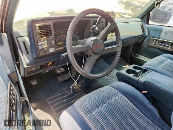 1994 Chevrolet Silverado 2500 с VIN 1GCGC29F0RE183909, выставлен на аукционе Copart как лот 65162455 с пробегом 134 676 миль миль и Чистый • Clean title. История ставок и продаж доступна на DreamBid. Изображение 8.