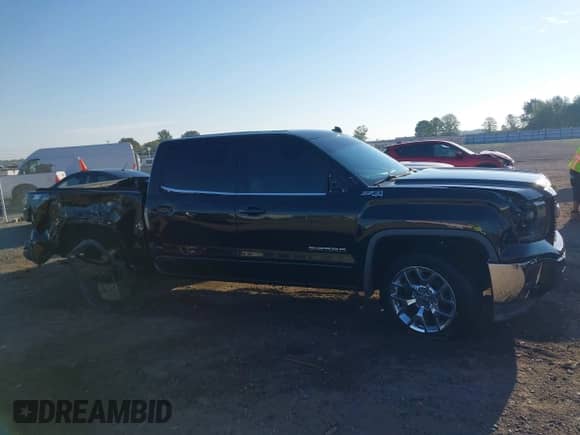 2014 GMC Sierra 1500 SLE z VIN 3GTU2UEC5EG389159, wystawiony jako IAAI lot #43355380 z przebiegiem 163 162 mil mil oraz . Historia ofert i sprzedaży dostępna na DreamBid. Obrazek 14.