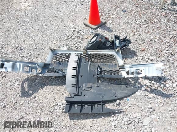 2010 Chevrolet Colorado 1LT z VIN 1GCDSCDE8A8136835, wystawiony jako IAAI lot #42139723 z przebiegiem 102 529 mil mil oraz . Historia ofert i sprzedaży dostępna na DreamBid. Obrazek 12.