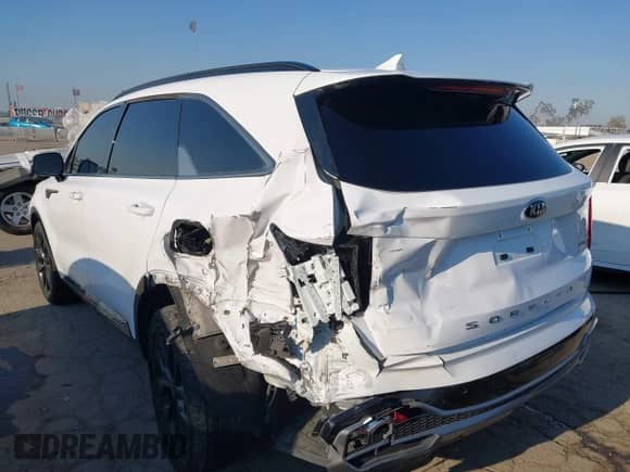 2021 Kia Sorento SX with VIN 5XYRK4LFXMG027876, listed as a IAAI auction lot 42945851 with 81,404 mi miles and . Bid and sale history available at DreamBid. Image 3.