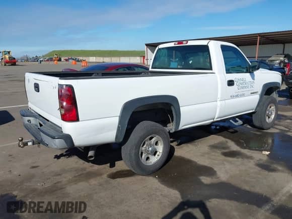 2006 Chevrolet Silverado 2500HD Work Truck z VIN 1GCHC24U96E278457, wystawiony jako IAAI lot #41701044 z przebiegiem 266 749 mil mil oraz . Historia ofert i sprzedaży dostępna na DreamBid. Obrazek 4.