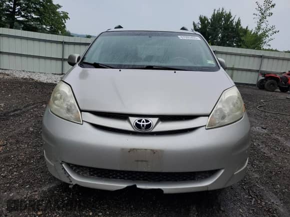 2010 Toyota Sienna XLE with VIN 5TDDK4CC3AS031671, listed as a Copart auction lot 67005405 with 155,177 mi miles and Clean title. Bid and sale history available at DreamBid. Image 5.