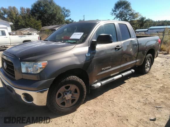 2007 Toyota Tundra SR5 с VIN 5TBRT54117S450030, выставлен на аукционе IAAI как лот 43374640 с пробегом Не указан миль и . История ставок и продаж доступна на DreamBid. Изображение 2.