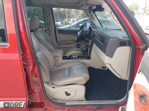 2006 Jeep Commander Limited with VIN 1J8HG58NX6C156476, listed as a IAAI auction lot 43448728 with 200,645 mi miles and . Bid and sale history available at DreamBid. Image 5.