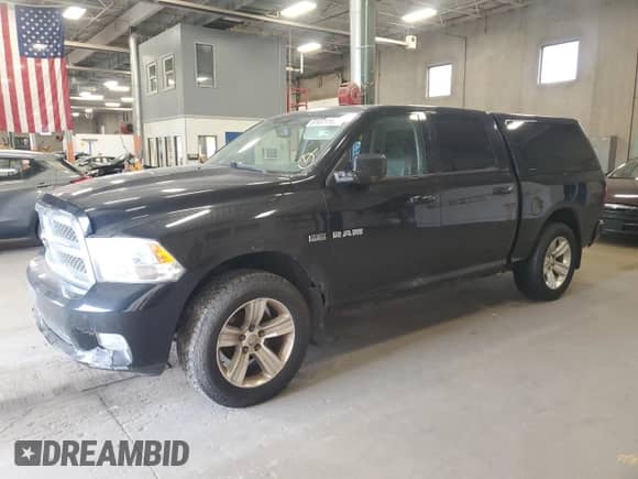 2009 Dodge 1500 Sport z VIN 1D3HV13T49S705585, wystawiony jako Copart lot #81071155 z przebiegiem 230 045 mil mil oraz Czysty tytuł • Clean title. Historia ofert i sprzedaży dostępna na DreamBid. Obrazek 1.