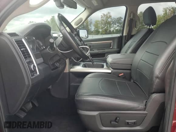 2018 Ram 1500 Big Horn z VIN 1C6RR6LG7JS245335, wystawiony jako Copart lot #84951235 z przebiegiem 134 573 mil mil oraz Szkoda całkowita • Salvage title. Historia ofert i sprzedaży dostępna na DreamBid. Obrazek 7.