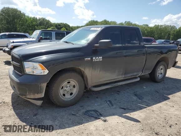 2017 Ram 1500 Tradesman z VIN 1C6RR6FT1HS609798, wystawiony jako Copart lot #61662935 z przebiegiem 194 348 mil mil oraz Czysty tytuł • Clean title. Historia ofert i sprzedaży dostępna na DreamBid. Obrazek 1.