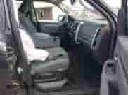 2015 Ram 1500 Big Horn z VIN 1C6RR6LG8FS580319, wystawiony jako IAAI lot #42372528 z przebiegiem 122 770 mil mil oraz . Historia ofert i sprzedaży dostępna na DreamBid. Obrazek 5.