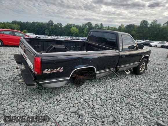 1989 GMC Sierra 1500 с VIN 1GTDK14KXKE507989, выставлен на аукционе Copart как лот 67599295 с пробегом 172 284 миль миль и Списание • Salvage title. История ставок и продаж доступна на DreamBid. Изображение 3.