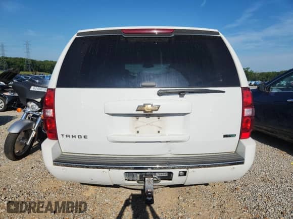 2011 Chevrolet Tahoe LTZ z VIN 1GNSCCE09BR207373, wystawiony jako Copart lot #64569025 z przebiegiem 336 650 mil mil oraz Czysty tytuł • Clean title. Historia ofert i sprzedaży dostępna na DreamBid. Obrazek 6.