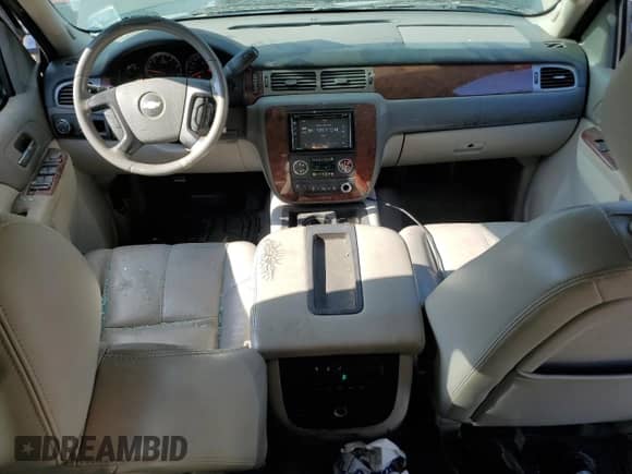 2010 Chevrolet Tahoe LT с VIN 1GNMCBE36AR136497, выставлен на аукционе Copart как лот 80639275 с пробегом 298 257 миль миль и Списание • Salvage title. История ставок и продаж доступна на DreamBid. Изображение 8.