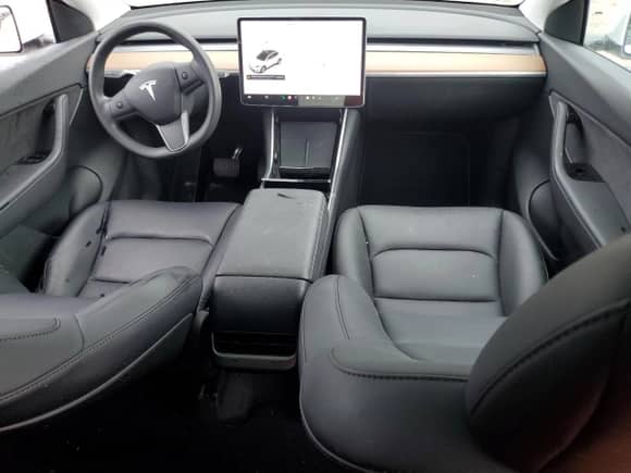 2020 Tesla Model Y Long Range with VIN 5YJYGDEE9LF017153, listed as a Copart auction lot 70582704 with 27,568 mi miles and Salvage title. Bid and sale history available at DreamBid. Image 8.