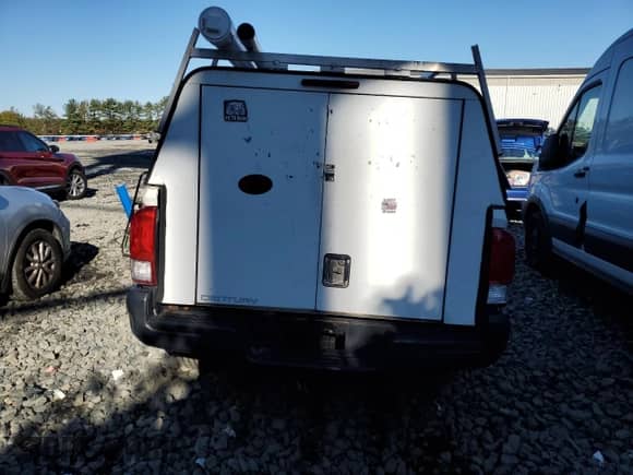 2017 Toyota Tacoma SR with VIN 5TFRX5GN7HX093913, listed as a Copart auction lot 85577235 with 128,856 mi miles and Salvage title. Bid and sale history available at DreamBid. Image 6.