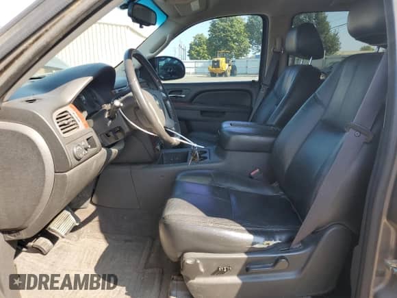 2012 Chevrolet Suburban LT с VIN 1GNSCJE08CR126421, выставлен на аукционе Copart как лот 81451175 с пробегом 224 282 миль миль и Чистый • Clean title. История ставок и продаж доступна на DreamBid. Изображение 7.