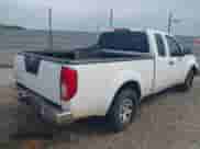 2007 Nissan Frontier XE z VIN 1N6BD06T07C423830, wystawiony jako IAAI lot #42450937 z przebiegiem 397 978 mil mil oraz . Historia ofert i sprzedaży dostępna na DreamBid. Obrazek 4.