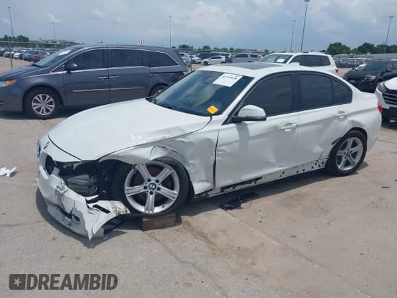 2013 BMW 3 Series 320i с VIN WBA3B1C50DK129576, выставлен на аукционе IAAI как лот 42393038 с пробегом 160 370 миль миль и . История ставок и продаж доступна на DreamBid. Изображение 2.