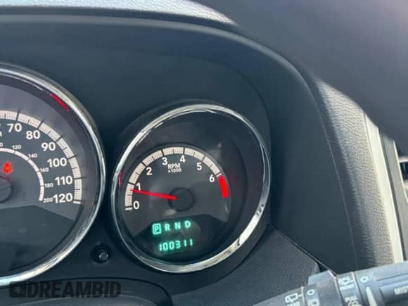 2010 Dodge Caliber SXT с VIN 1B3CB4HA1AD579409, выставлен на аукционе Copart как лот 91408935 с пробегом 100 311 миль миль и Чистый • Clean title. История ставок и продаж доступна на DreamBid. Изображение 8.