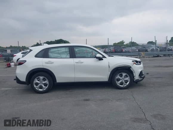 2024 Honda HR-V LX с VIN 3CZRZ1H39RM737171, выставлен на аукционе IAAI как лот 42943468 с пробегом 33 738 миль миль и . История ставок и продаж доступна на DreamBid. Изображение 13.