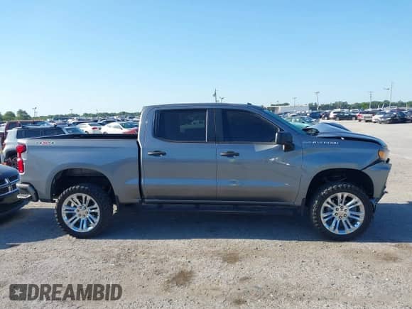 2020 Chevrolet Silverado 1500 Custom с VIN 1GCUYBEF1LZ201263, выставлен на аукционе IAAI как лот 42021668 с пробегом 80 408 миль миль и . История ставок и продаж доступна на DreamBid. Изображение 13.