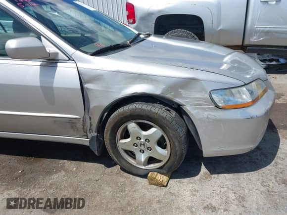 1999 Honda Accord EX с VIN 1HGCG165XXA006833, выставлен на аукционе IAAI как лот 42251279 с пробегом 184 124 миль миль и . История ставок и продаж доступна на DreamBid. Изображение 6.