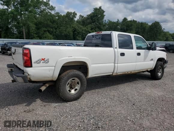 2007 Chevrolet Silverado 3500 SRW Wrk Trk with VIN 1GCHK33DX7F170239, listed as a Copart auction lot 57213425 with 212,390 mi miles and Salvage title. Bid and sale history available at DreamBid. Image 3.