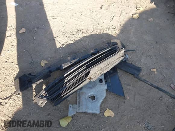 2015 Chevrolet Malibu LS with VIN 1G11B5SL0FF246497, listed as a IAAI auction lot 43212135 with 199,200 mi miles and . Bid and sale history available at DreamBid. Image 12.