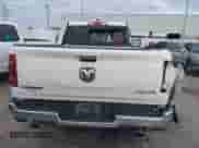 2021 Ram 1500 Laramie z VIN 1C6SRFJMXMN705990, wystawiony jako IAAI lot #41155618 z przebiegiem 89 518 mil mil oraz . Historia ofert i sprzedaży dostępna na DreamBid. Obrazek 17.