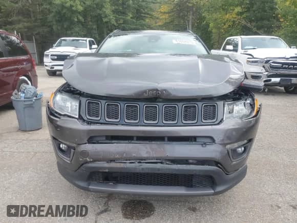 2021 Jeep Compass Latitude z VIN 3C4NJDBB0MT568279, wystawiony jako Copart lot #81084915 z przebiegiem 162 828 mil mil oraz Szkoda całkowita • Salvage title. Historia ofert i sprzedaży dostępna na DreamBid. Obrazek 5.