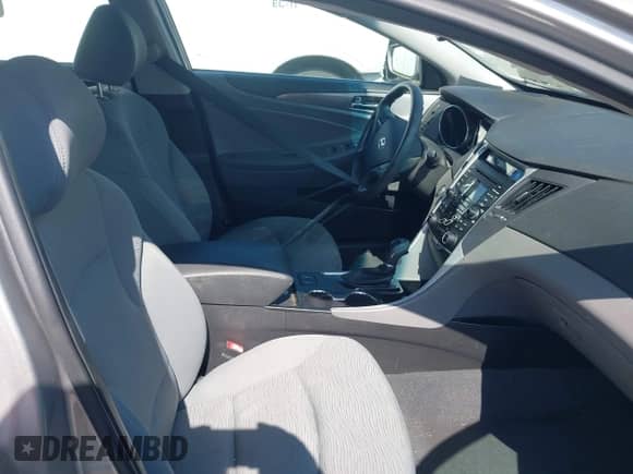 2013 Hyundai Sonata with VIN KMHEC4A44DA051387, listed as a IAAI auction lot 42310431 with 125,064 mi miles and . Bid and sale history available at DreamBid. Image 5.