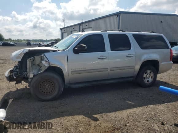 2014 Chevrolet Suburban LT с VIN 1GNSKJE72ER109083, выставлен на аукционе Copart как лот 67511315 с пробегом 141 911 миль миль и Чистый • Clean title. История ставок и продаж доступна на DreamBid. Изображение 1.