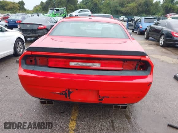 2009 Dodge Challenger R/T z VIN 2B3LJ54T09H563037, wystawiony jako IAAI lot #43288315 z przebiegiem 190 806 mil mil oraz . Historia ofert i sprzedaży dostępna na DreamBid. Obrazek 17.