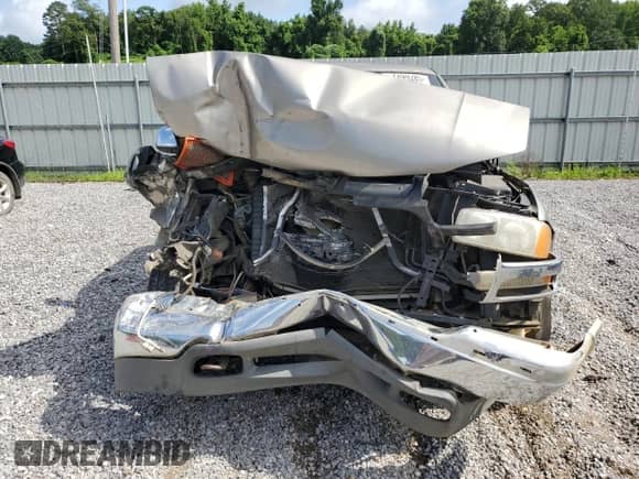 2000 GMC Sierra 1500 SLE z VIN 2GTEC19V2Y1315805, wystawiony jako Copart lot #61499285 z przebiegiem 207 499 mil mil oraz Szkoda całkowita • Salvage title. Historia ofert i sprzedaży dostępna na DreamBid. Obrazek 5.