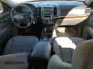 2010 Hyundai Santa Fe GLS z VIN 5NMSG3AB4AH391371, wystawiony jako Copart lot #86821095 z przebiegiem 238 863 mil mil oraz Szkoda całkowita • Salvage title. Historia ofert i sprzedaży dostępna na DreamBid. Obrazek 8.