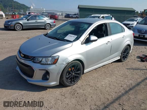 2017 Chevrolet Sonic Premier z VIN 1G1JF5SB1H4103763, wystawiony jako IAAI lot #43009793 z przebiegiem 108 598 mil mil oraz . Historia ofert i sprzedaży dostępna na DreamBid. Obrazek 2.
