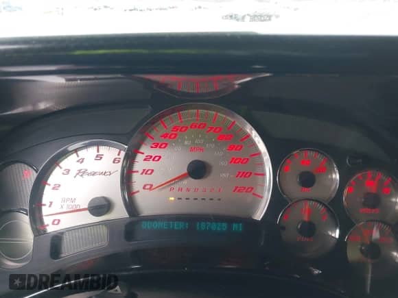 2006 GMC Sierra 1500 SLE1 z VIN 2GTEK13T061180637, wystawiony jako IAAI lot #41720550 z przebiegiem 187 025 mil mil oraz . Historia ofert i sprzedaży dostępna na DreamBid. Obrazek 7.