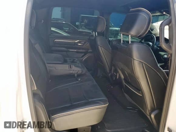 2020 Ram 1500 Limited z VIN 1C6RREHT3LN246063, wystawiony jako Copart lot #67031235 z przebiegiem 37 277 mil mil oraz Czysty tytuł • Clean title. Historia ofert i sprzedaży dostępna na DreamBid. Obrazek 10.