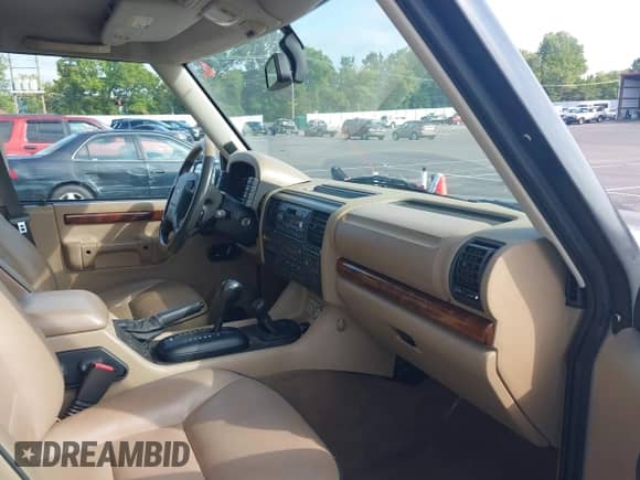 2000 Land Rover Discovery Cloth with VIN SALTY1247YA250393, listed as a IAAI auction lot 42900372 with 102,991 mi miles and . Bid and sale history available at DreamBid. Image 5.