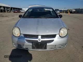 2005 Dodge Neon SXT z VIN 1B3ES56C75D244700, wystawiony jako Copart lot #42639225 z przebiegiem 115 161 mil mil oraz Szkoda całkowita • Salvage title. Historia ofert i sprzedaży dostępna na DreamBid. Obrazek 5.