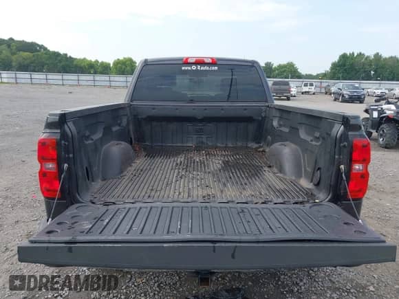 2015 Chevrolet Silverado 1500 LT с VIN 1GCVKREC6FZ185070, выставлен на аукционе IAAI как лот 42665180 с пробегом 95 687 миль миль и . История ставок и продаж доступна на DreamBid. Изображение 18.
