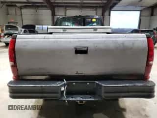 1998 Chevrolet Silverado 2500 с VIN 1GCGK24R9WZ270541, выставлен на аукционе Copart как лот 84566124 с пробегом 132 001 миль миль и Списание • Salvage title. История ставок и продаж доступна на DreamBid. Изображение 6.