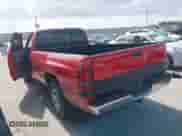 1994 Dodge 1500 z VIN 1B7HC16Y2RS532140, wystawiony jako IAAI lot #42542432 z przebiegiem 203 948 mil mil oraz . Historia ofert i sprzedaży dostępna na DreamBid. Obrazek 3.