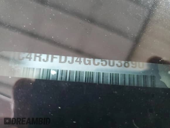 2016 Jeep Grand Cherokee SRT with VIN 1C4RJFDJ4GC503890, listed as a Copart auction lot 86642835 with 77,353 mi miles and Clean title. Bid and sale history available at DreamBid. Image 13.